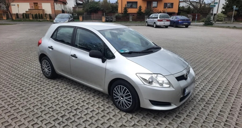 Toyota Auris cena 11900 przebieg: 225000, rok produkcji 2007 z Szczecin małe 29